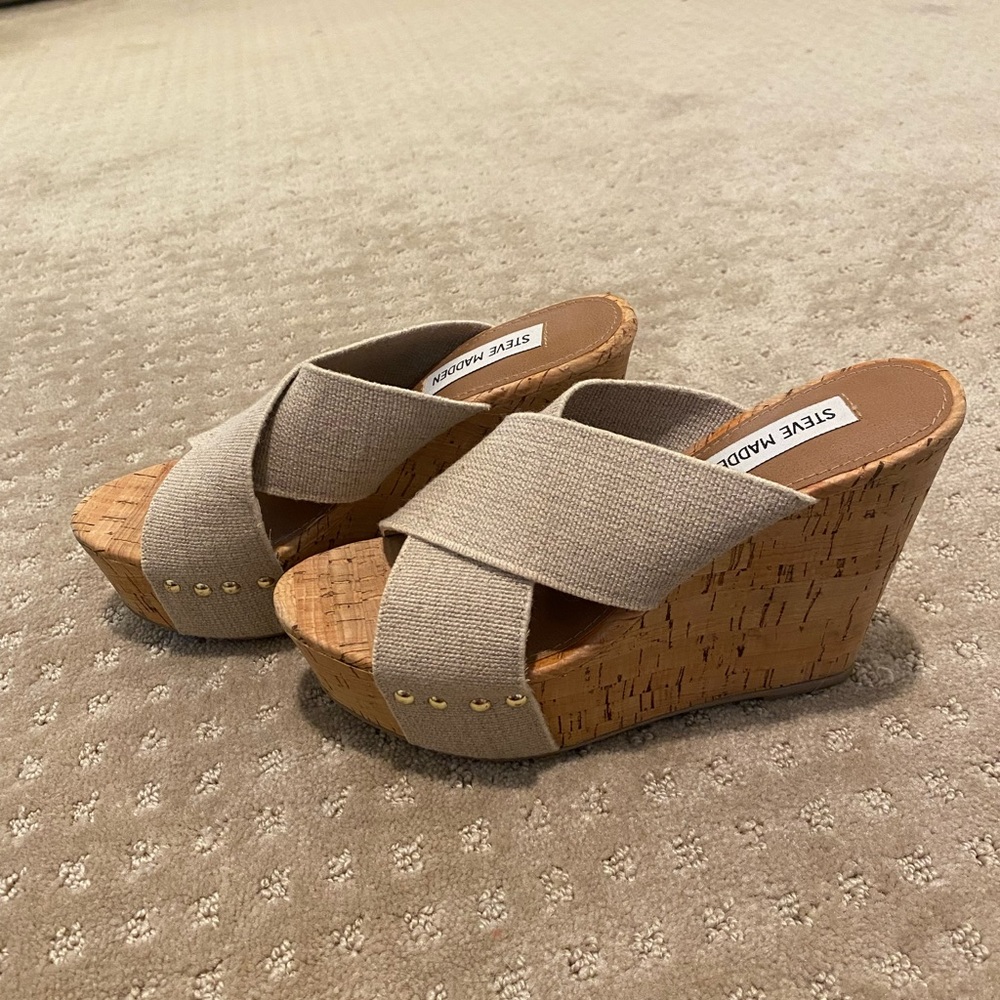 Steve Madden wedges NEVER WORN